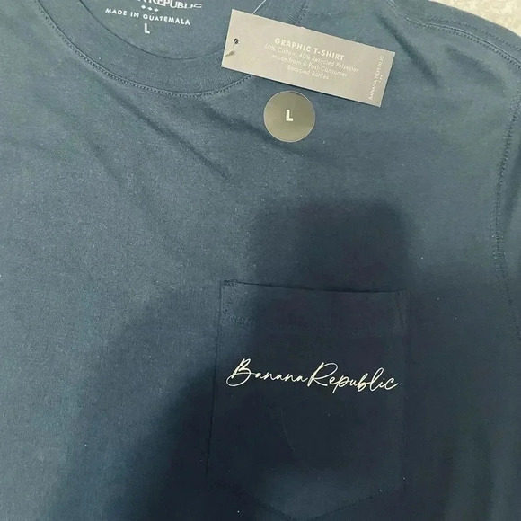 Banana Republic Heritage Pocket T-Shirt - Picture 6 of 13